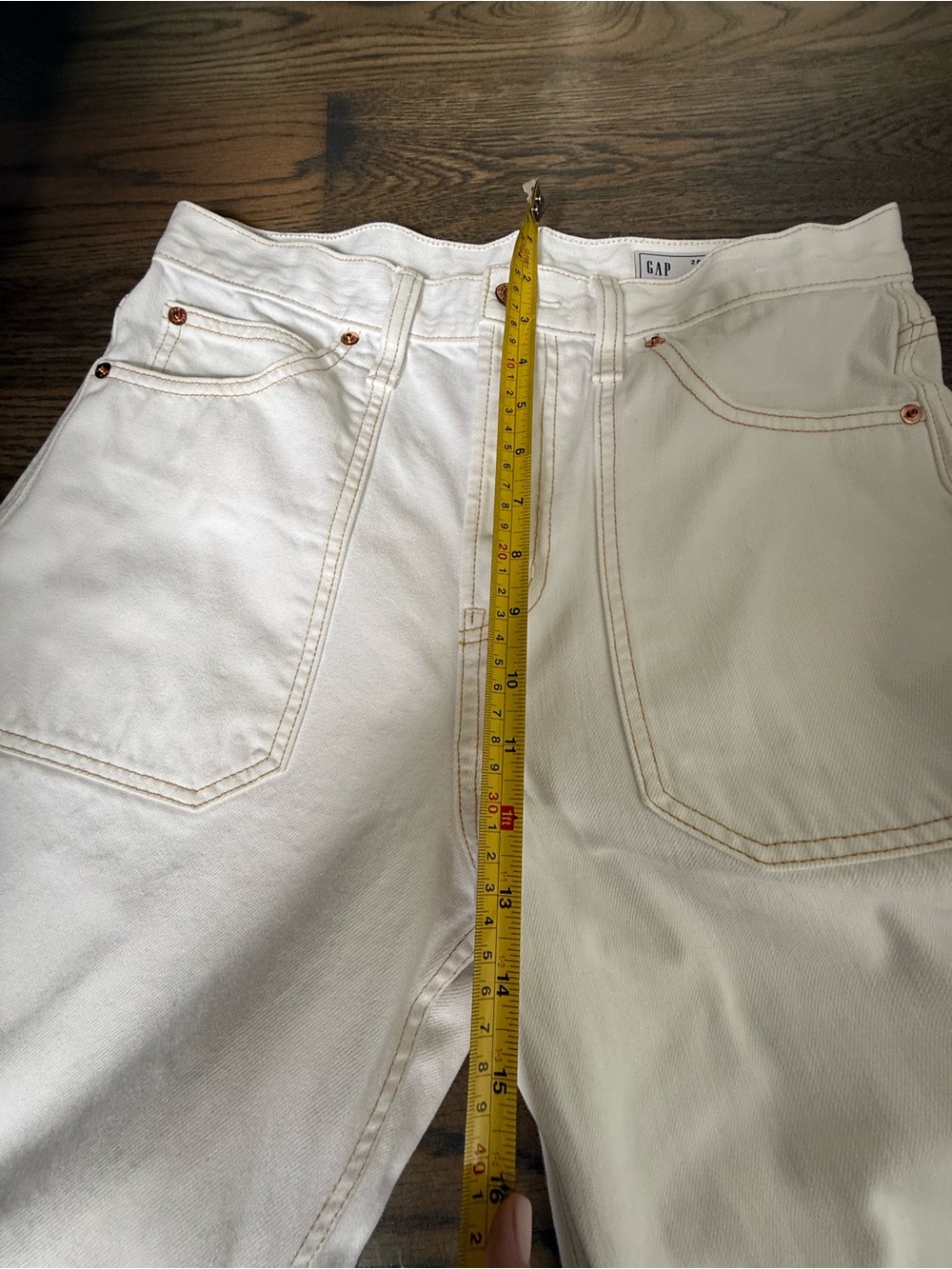 NWOT Gap Barrel Carpenter jeans in off-white. Size 28. Very flattering. - Picture 10 of 10